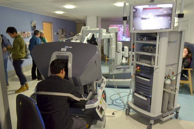 da Vinci operating station